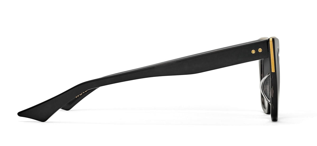 DITA SHOWGOER 01